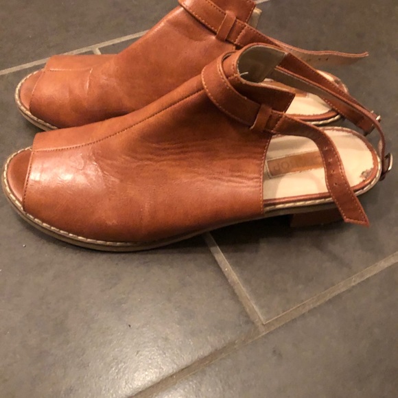 Top Shop Peep Toe Shoe - Picture 3 of 4